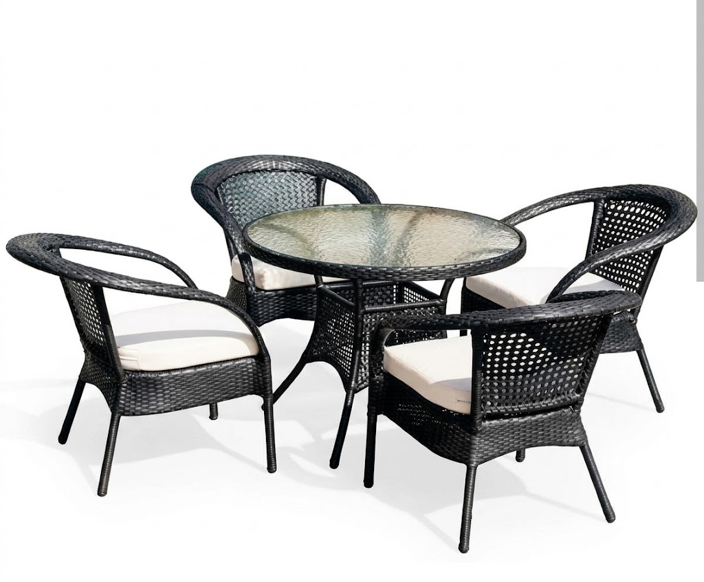 4-Seater Wicker Dining Set — image 1