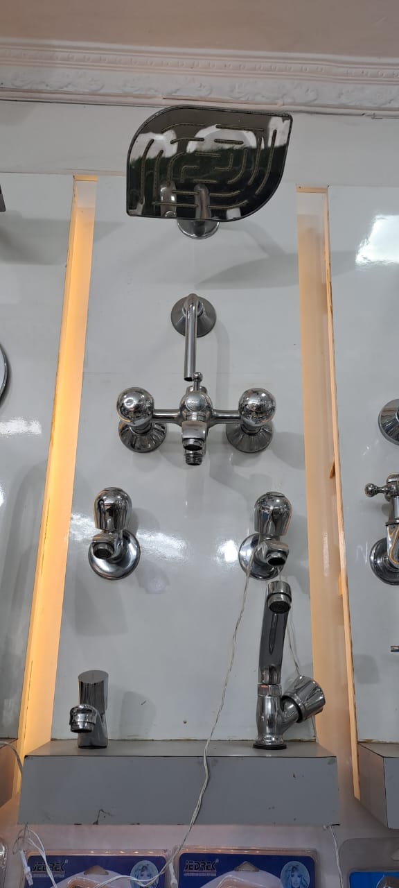 Bathroom Accessories — image 1
