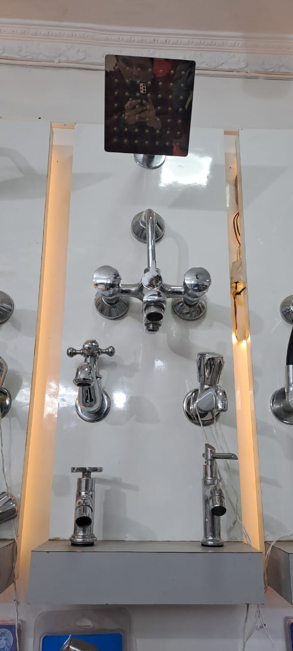 Bathroom fitting accessories — image 3