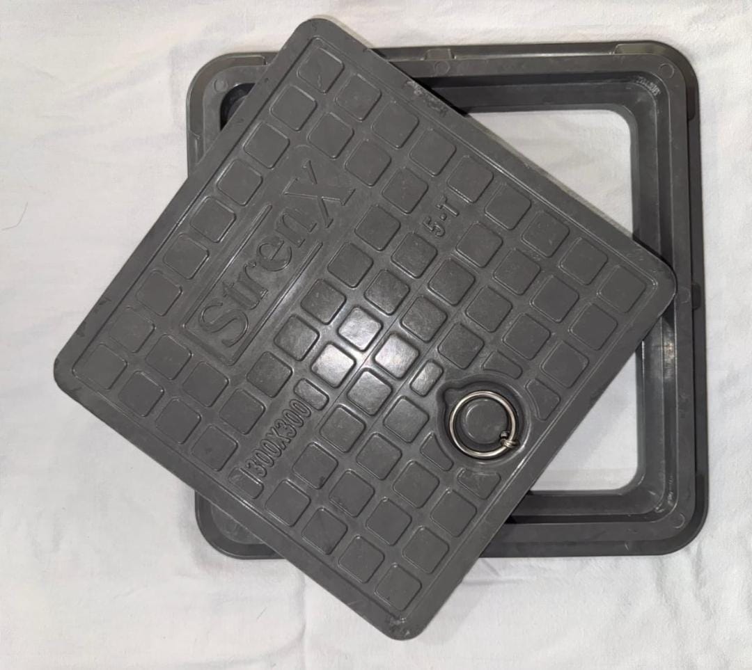 Manhole cover — image 1