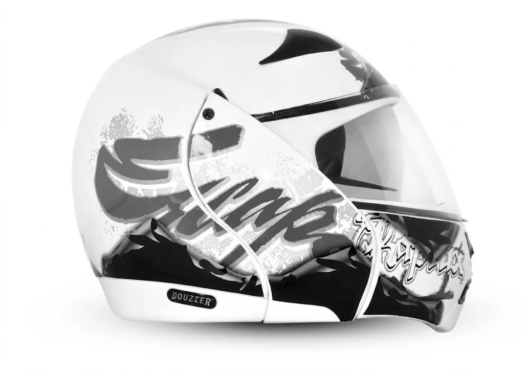 VEGA Boolean Escape White Base With Silver Graphic Full Face Medium Helmet — image 1