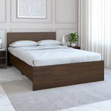 Wooden double bed — image 1