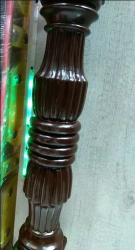 Wooden pillar — image 1